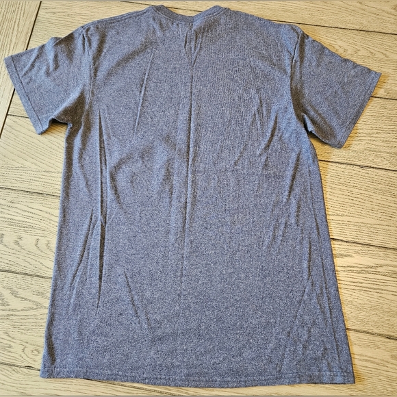 Tshirt - Picture 3 of 4